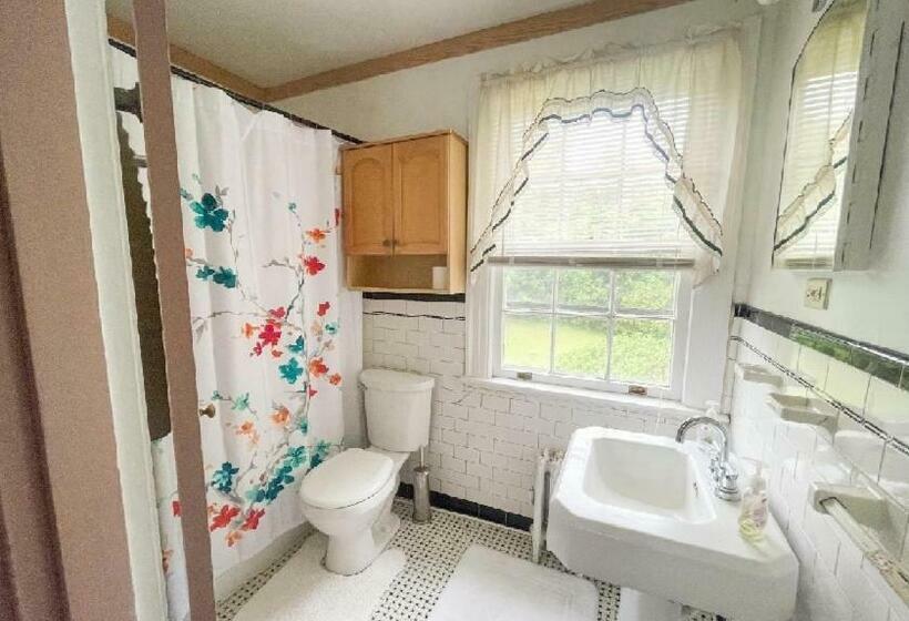膳宿费 Home Sweet Home Suite #3, Near Liberty University, And Lynchburg Hospital, Deluxe Queen Size Bedroom
