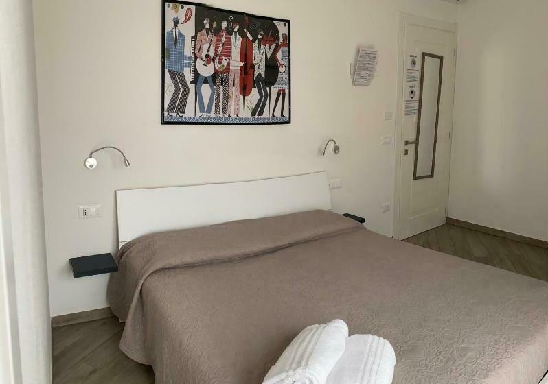 بنسيون Domoblu Camere In Centro
