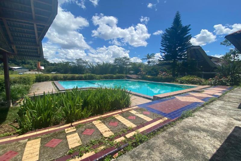 هتل Capital O 91073 Rantepao Lodge