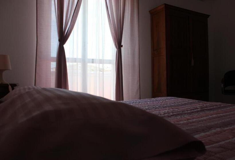 مبيت وإفطار Odeon Rooms
