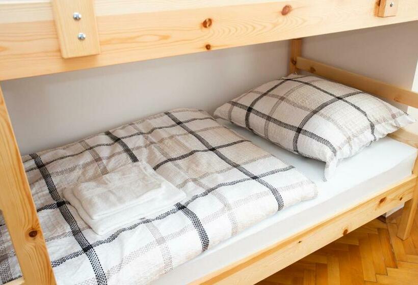 Hostel Lakebled