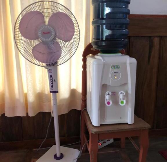 تختخواب و صبحانه New Raya   Nias Beach Bungalows