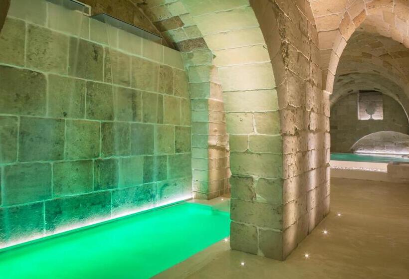 تختخواب و صبحانه Reluxe Private Wellness