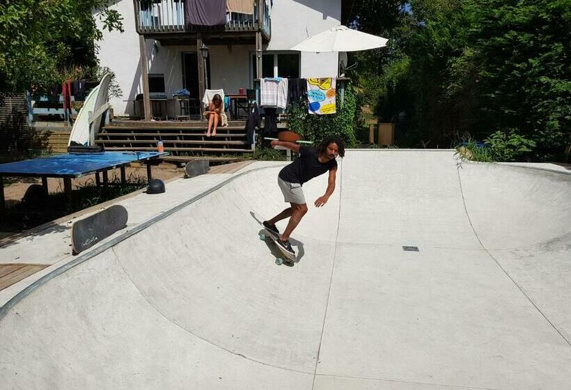 הוסטל Shifting Sands Surf Camp