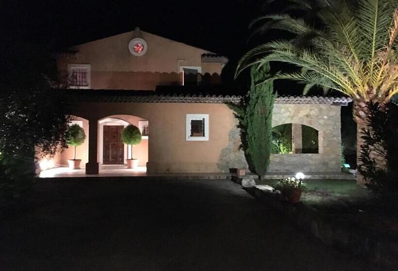 مبيت وإفطار Le Champmazet