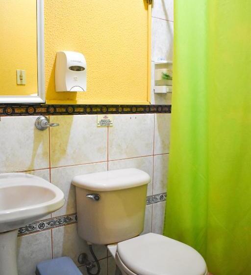 بنسيون Hostal R. Williams