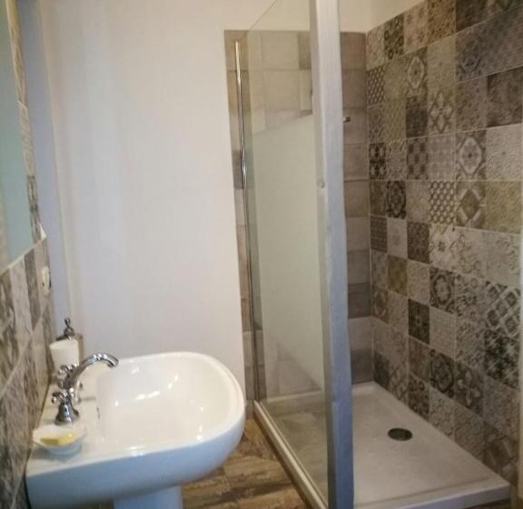 تختخواب و صبحانه Zabbara