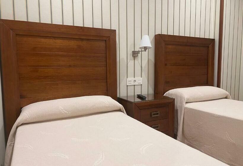 Пансион Hostal Avenida