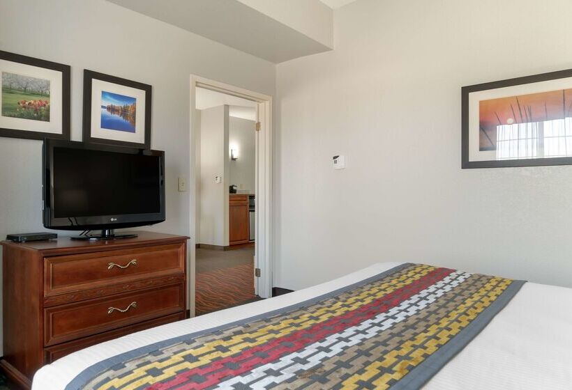 هتل Best Western Executive Inn & Suites