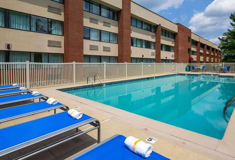 ホテル Best Western Plus Reading Inn & Suites