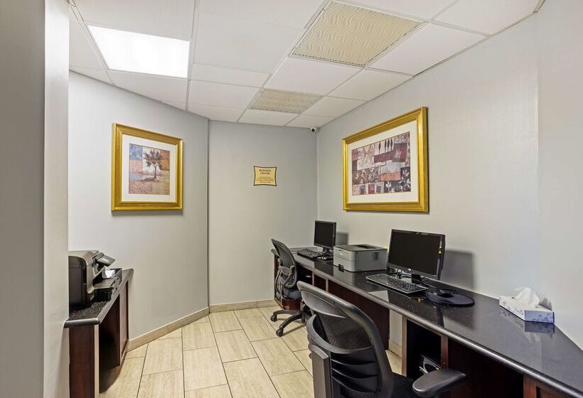 ホテル Best Western Plus Reading Inn & Suites