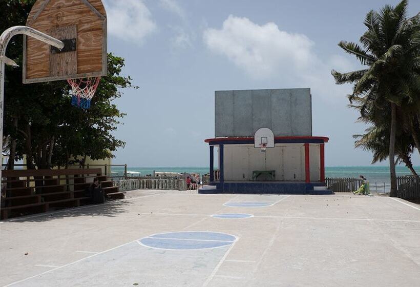 فندق Caye Caulker Plaza