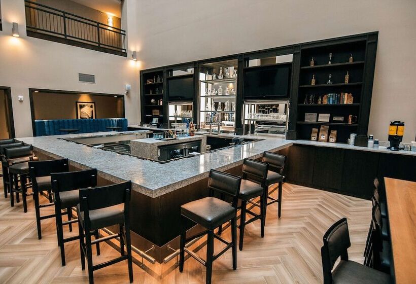 فندق Doubletree By Hilton Lubbock  University Area