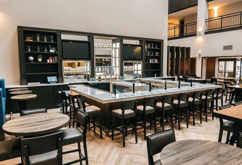 فندق Doubletree By Hilton Lubbock  University Area