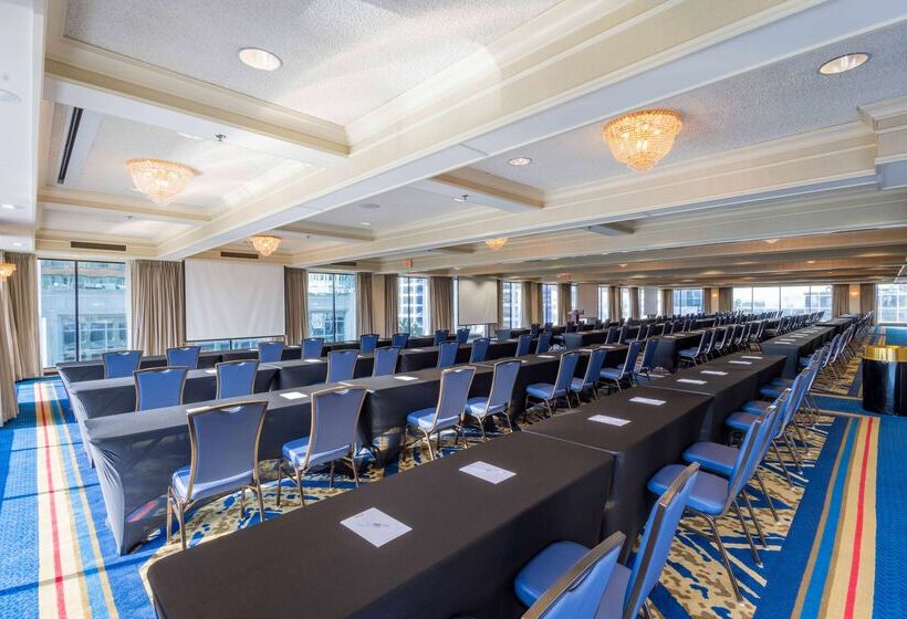 هتل Drury Plaza St Louis At The Arch