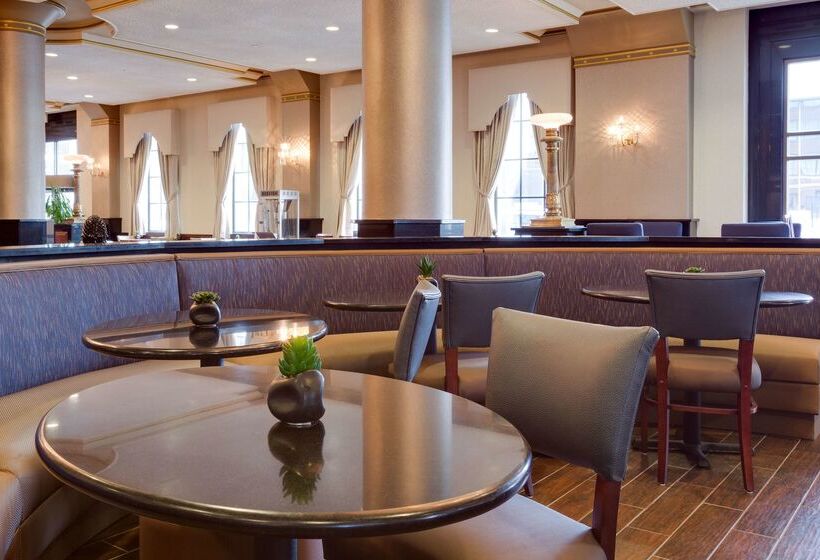 هتل Drury Plaza St Louis At The Arch