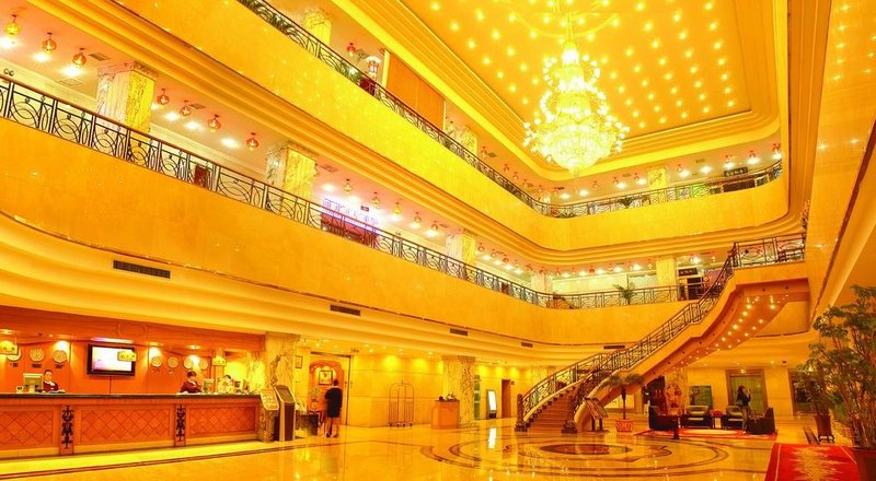 Отель Golden Wheel