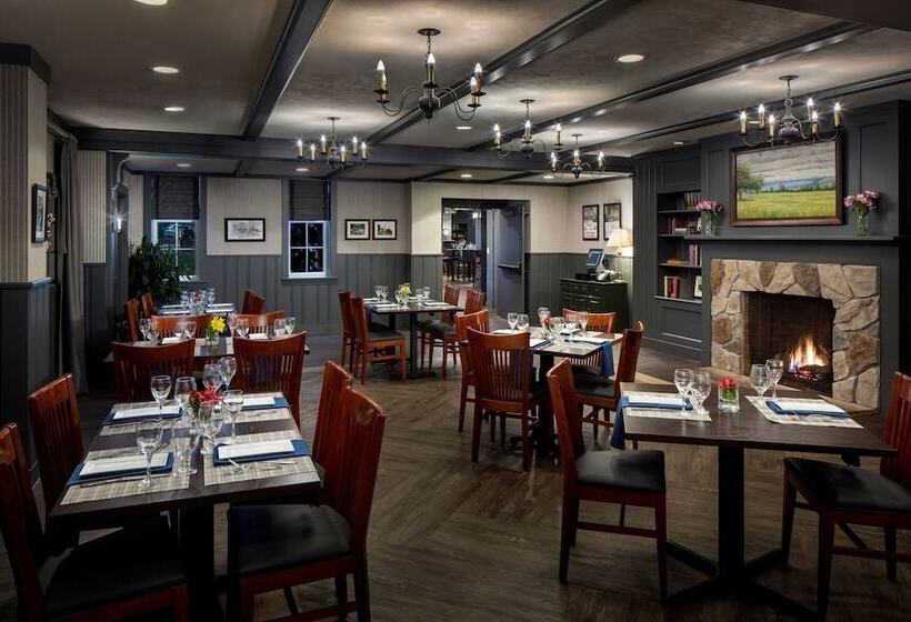 هتل Inn At Middletown