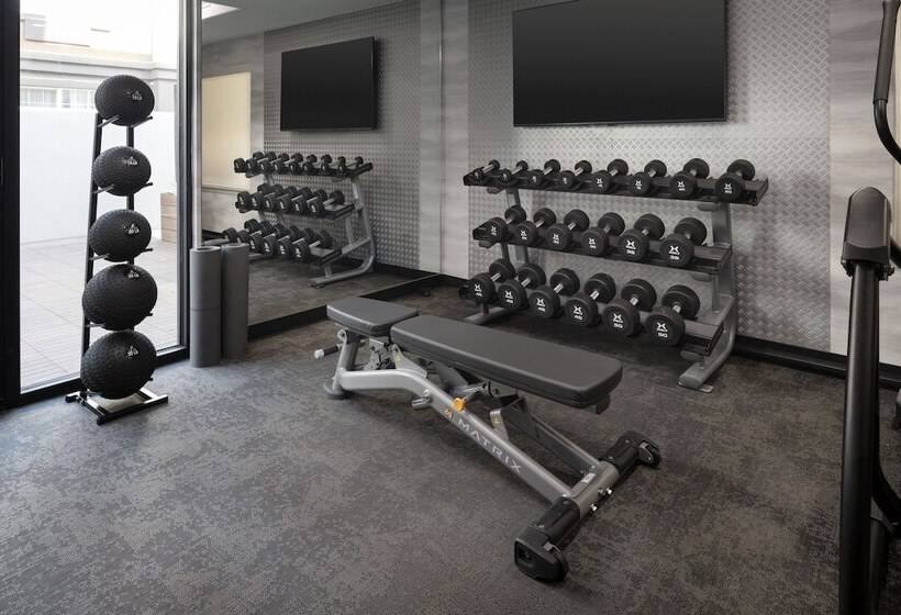 هتل Fairfield By Marriott Inn & Suites Fresno Riverpark