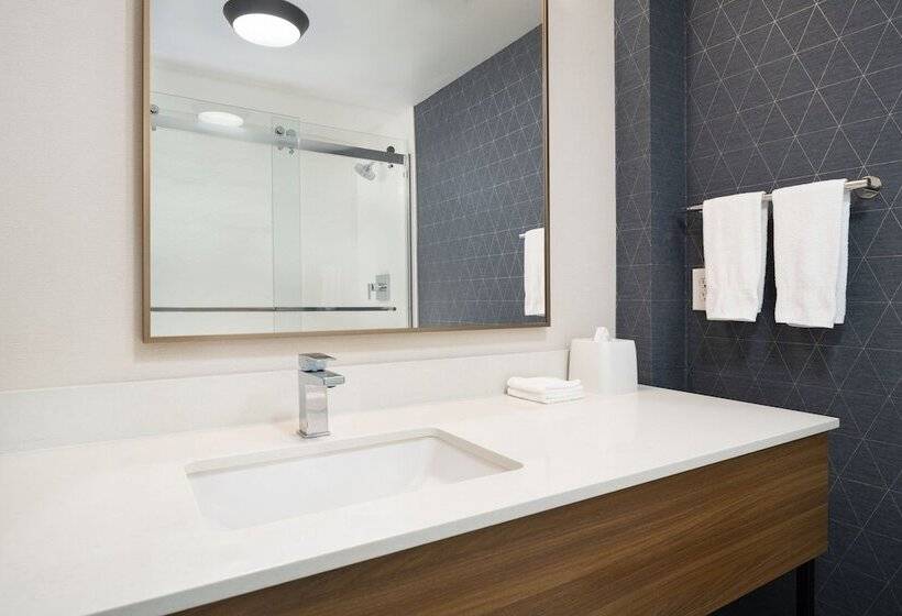 هتل Fairfield By Marriott Inn & Suites Fresno Riverpark