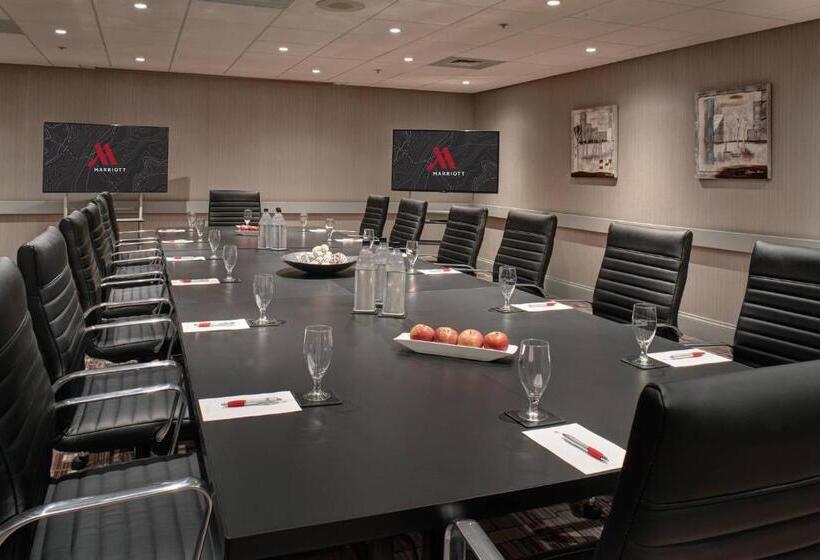 فندق Marriott East Lansing At University Place