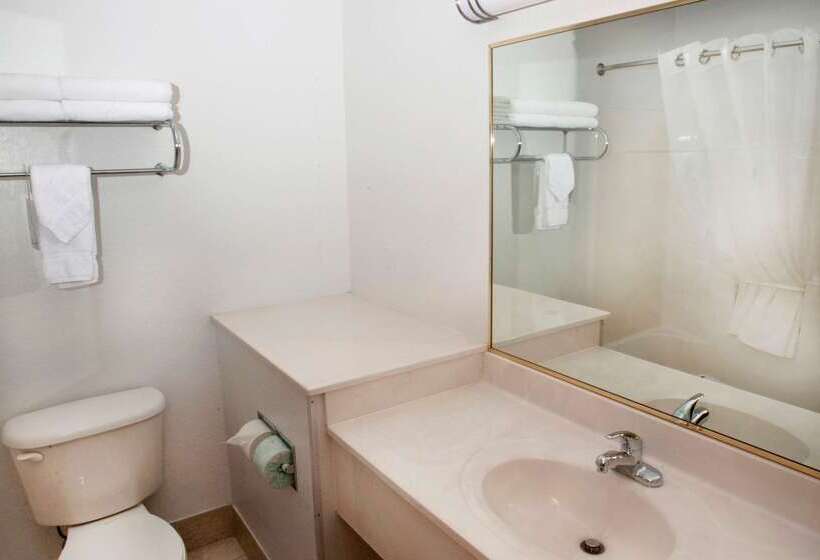 هتل Ramada By Wyndham Keystone Near Mt Rushmore