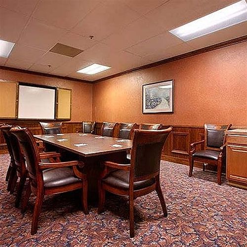 Отель Ramada Pine Bluff