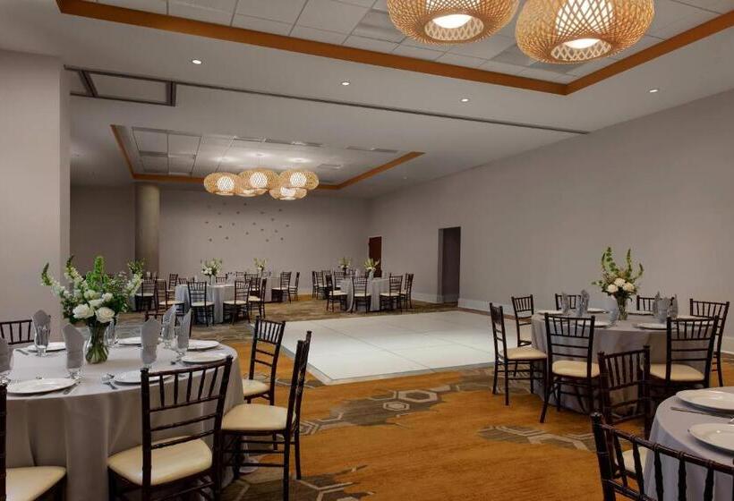 هتل Springhill Suites By Marriott Oceanside Beach