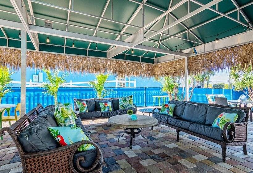 فندق على الطريق Latitude 26 Waterfront Resort And Marina