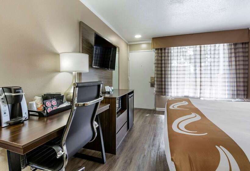 Мотель Quality Inn & Suites