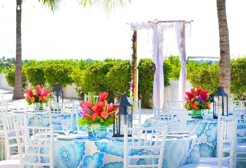 منتجع Parrot Key Hotel & Villas