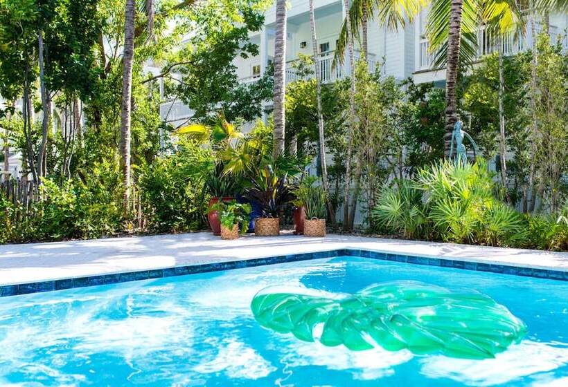 منتجع Parrot Key Hotel & Villas