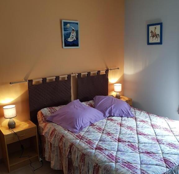 مبيت وإفطار Chambre D Hôte Chez Antoinette Et Charles