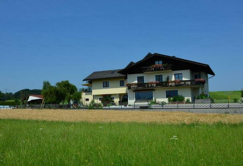 بنسيون Haus Gruber