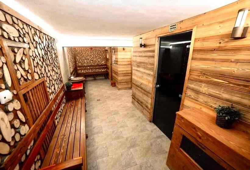 پانسیون Popasul Domnesc  Resort& Spa  Voronet Vue