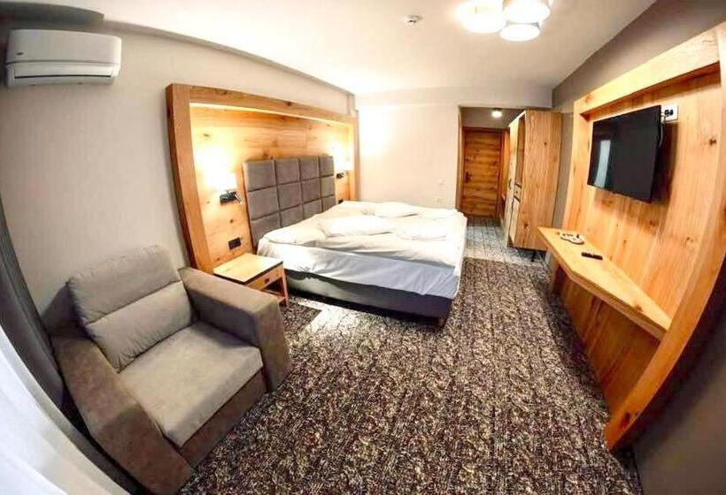 پانسیون Popasul Domnesc  Resort& Spa  Voronet Vue