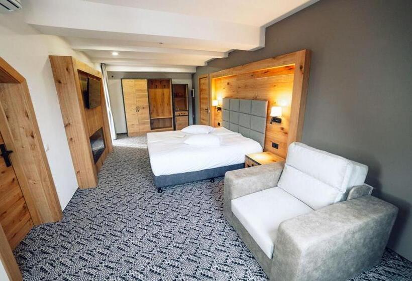 پانسیون Popasul Domnesc  Resort& Spa  Voronet Vue