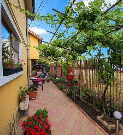 پانسیون Vila Levent Mangalia