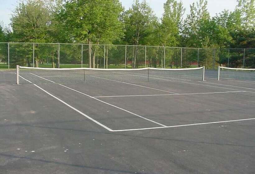 Отель Brennan Beach Rv Resort   Caravan Park