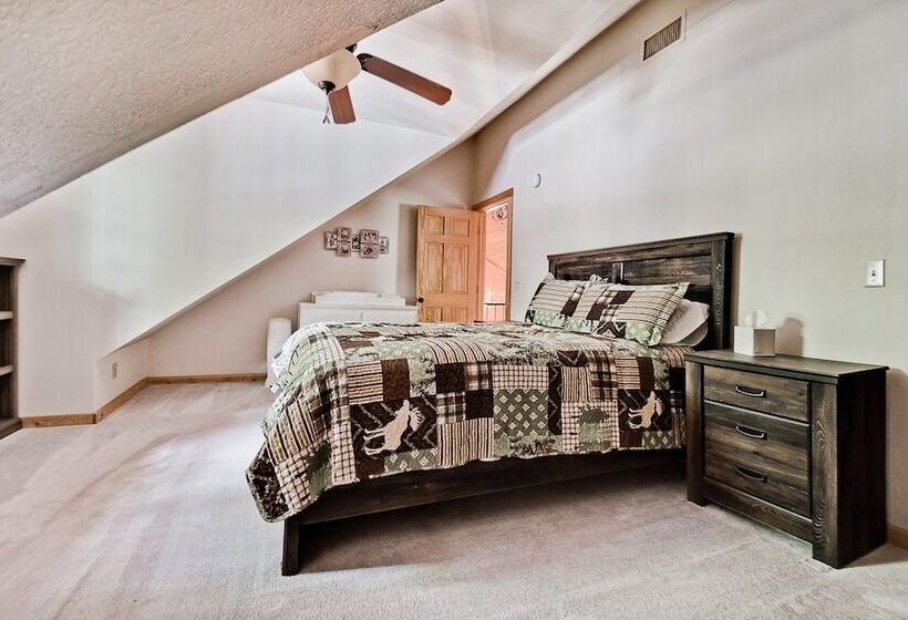 Lake Forest Luxury Log Cabins