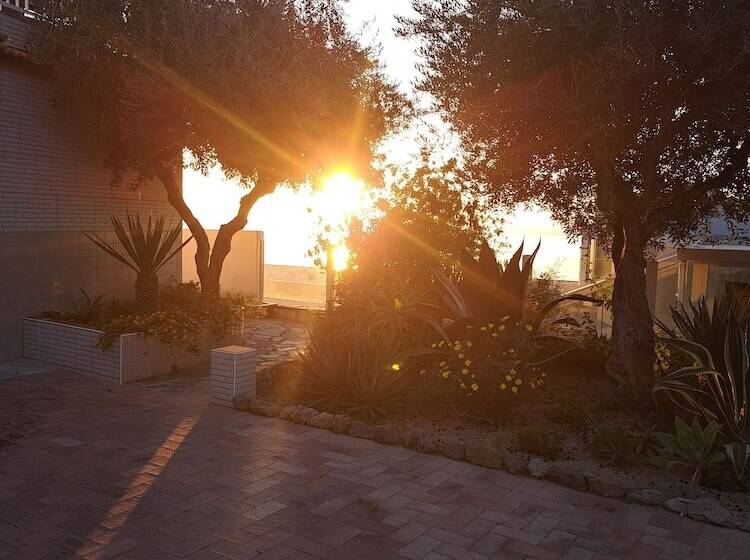 Bed and Breakfast Accommodation For 6 With A Breathtaking View Of Citara