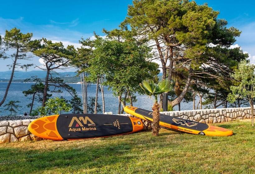 هتل Mare & Mons Deluxe Apartments