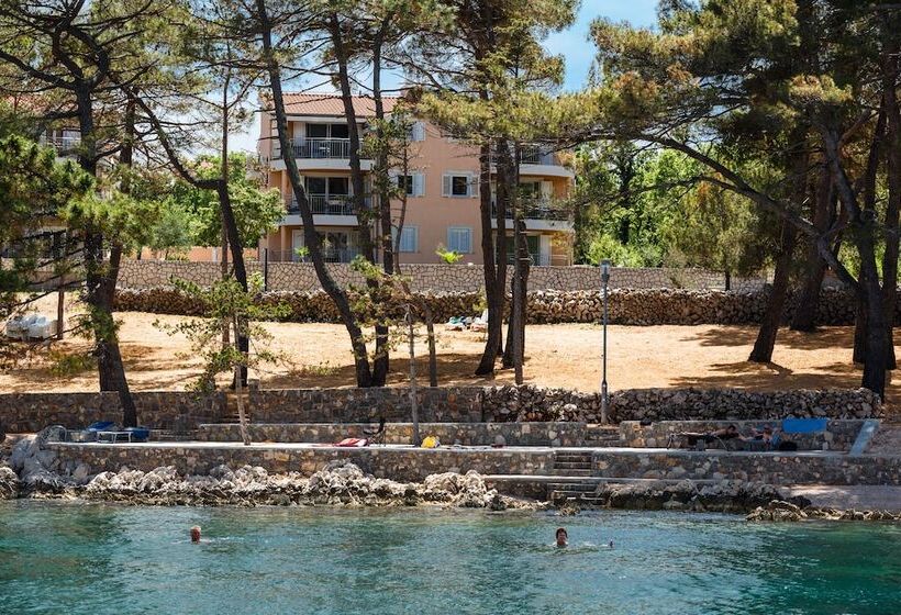 هتل Mare & Mons Deluxe Apartments