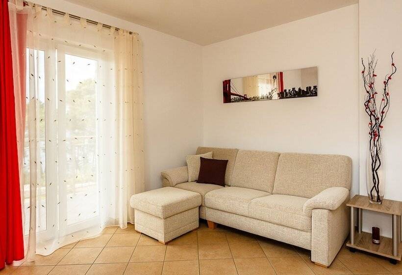 هتل Mare & Mons Deluxe Apartments