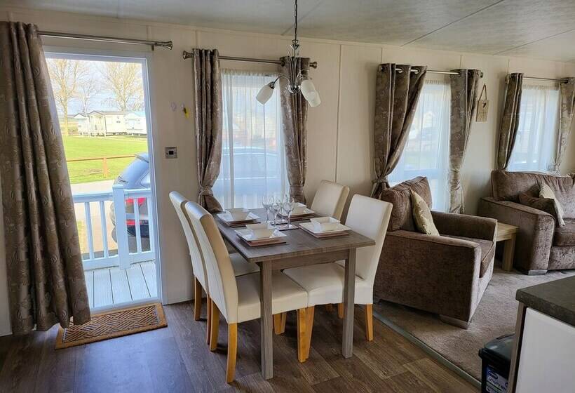 هتل 2br Sleeps6 Fireplace Parking Patio Seaside