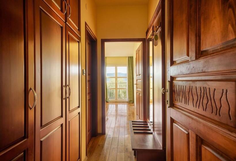 בית מלון כפרי Spacious Park View Room With Breakfast Included