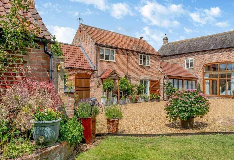 Paddock Cottage   Thorpe Arnold, Melton Mowbray