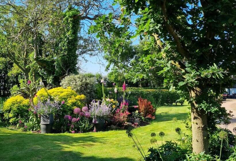 Paddock Cottage   Thorpe Arnold, Melton Mowbray