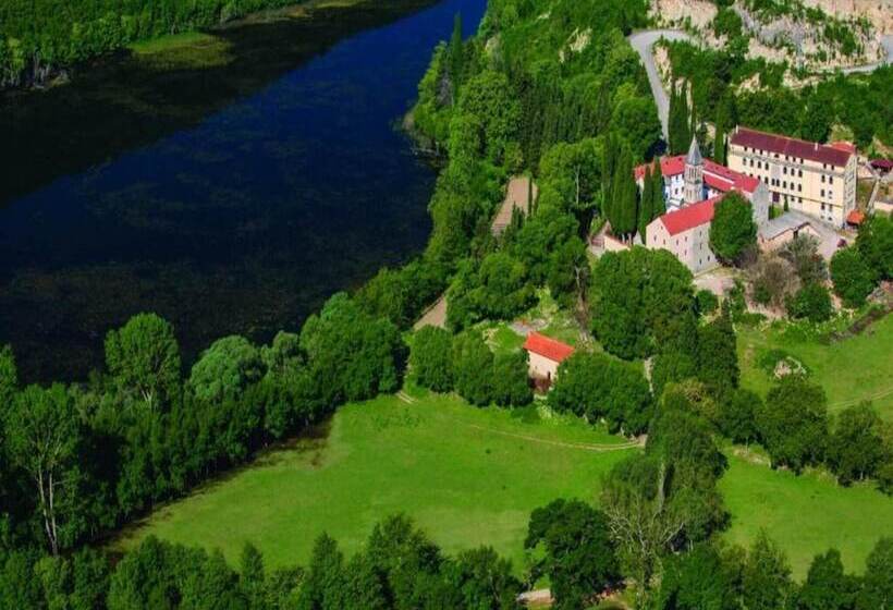 بنسيون Charming Park View Room With Breakfast Included
