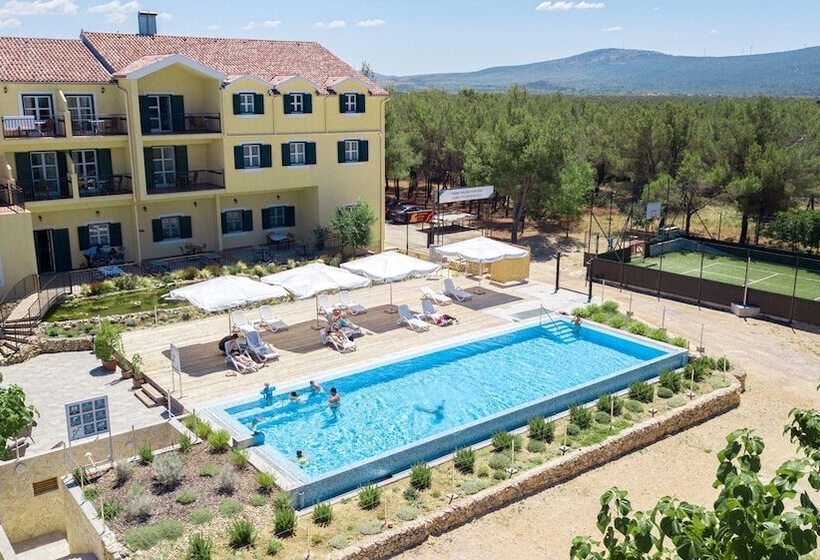 بنسيون Charming Park View Room With Breakfast Included